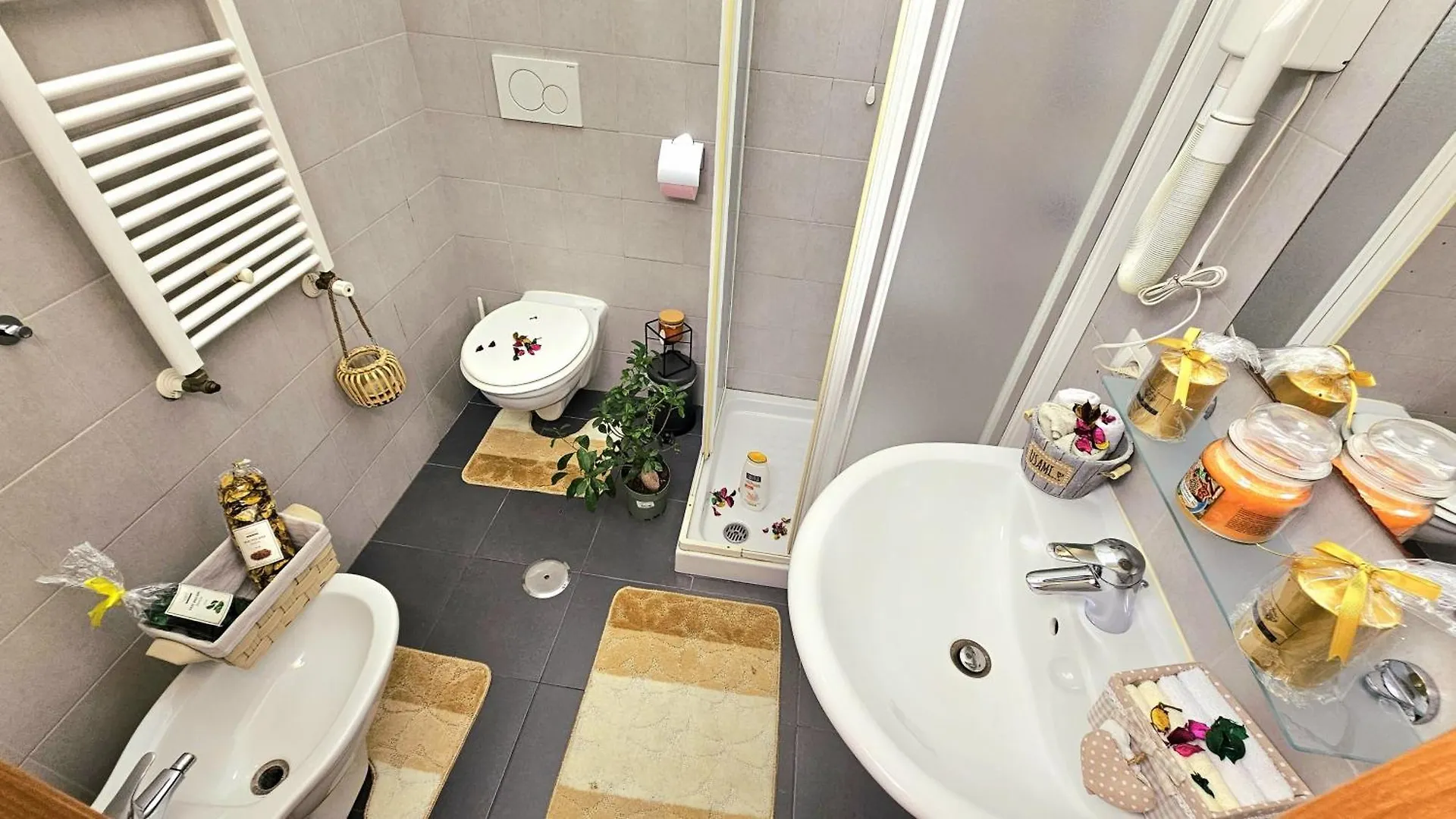 Luxury By A Casa Simpatia - Free Parking Minimum Stay 3 Nights -On Request In Advance ローマ ゲストハウス