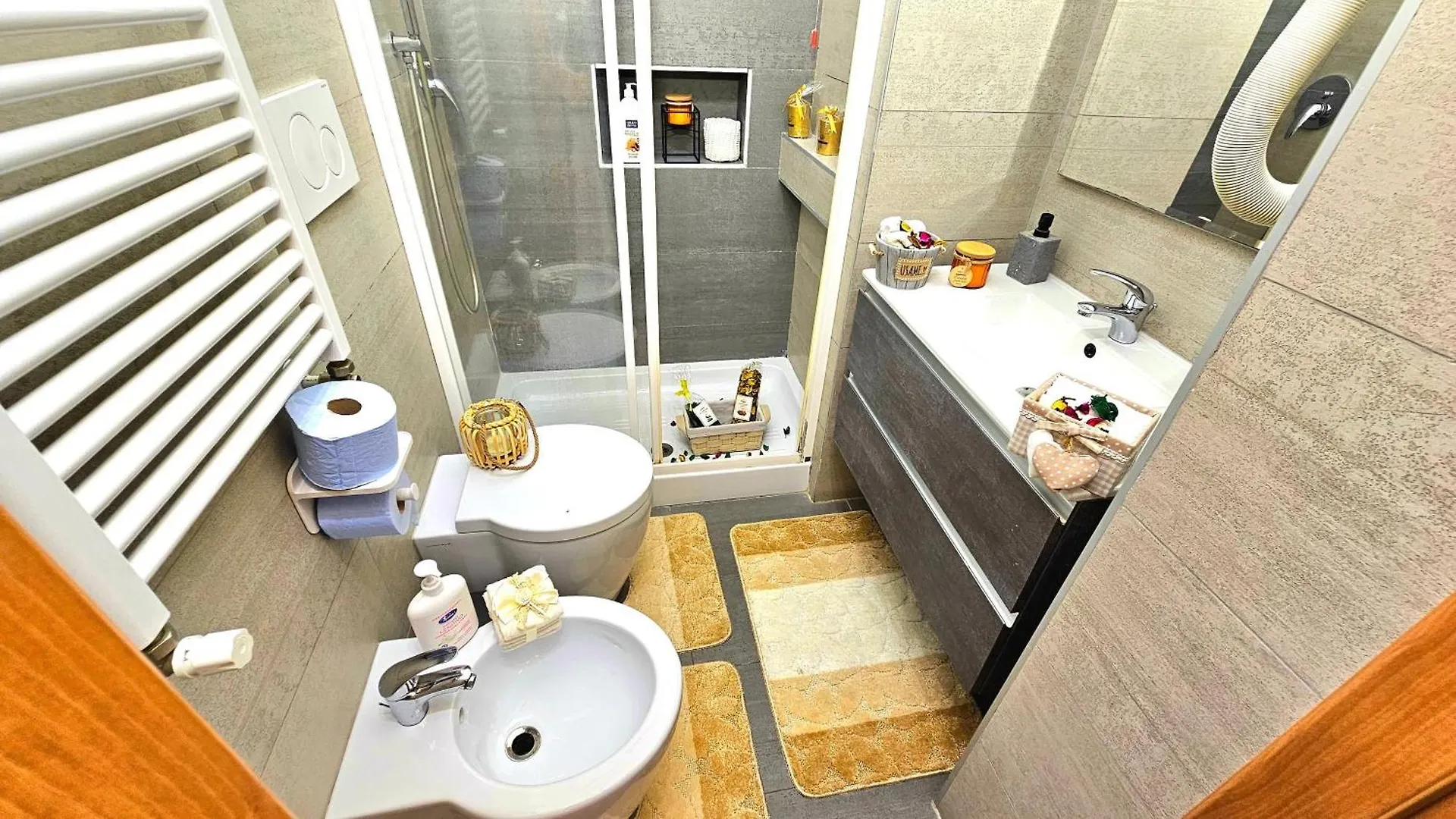 Gasthof Luxury By A Casa Simpatia - Free Parking Minimum Stay 3 Nights -On Request In Advance Rom